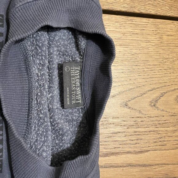 Official Taylor Swift The Era's Tour 2023 Blue Crewneck Size Large - Picture 3 of 4